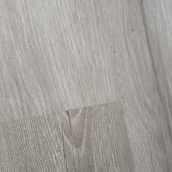 Meet your Posher, Julie - Picture 1 of 1